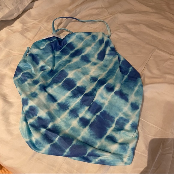 Criss cross backless halter top NWOT - Picture 3 of 5